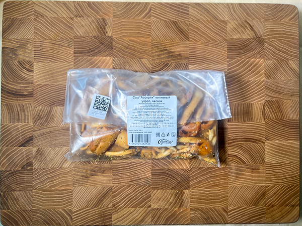 Сыр 150 гр ГОРНЫЙ СЫРОВАР (Ассорти копчёный с укропом и чесноком) в Егорьевске