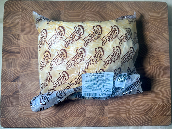 Сыр 1 кг ГОРНЫЙ СЫРОВАР (Паутинка со вкусом красной икры) в Егорьевске